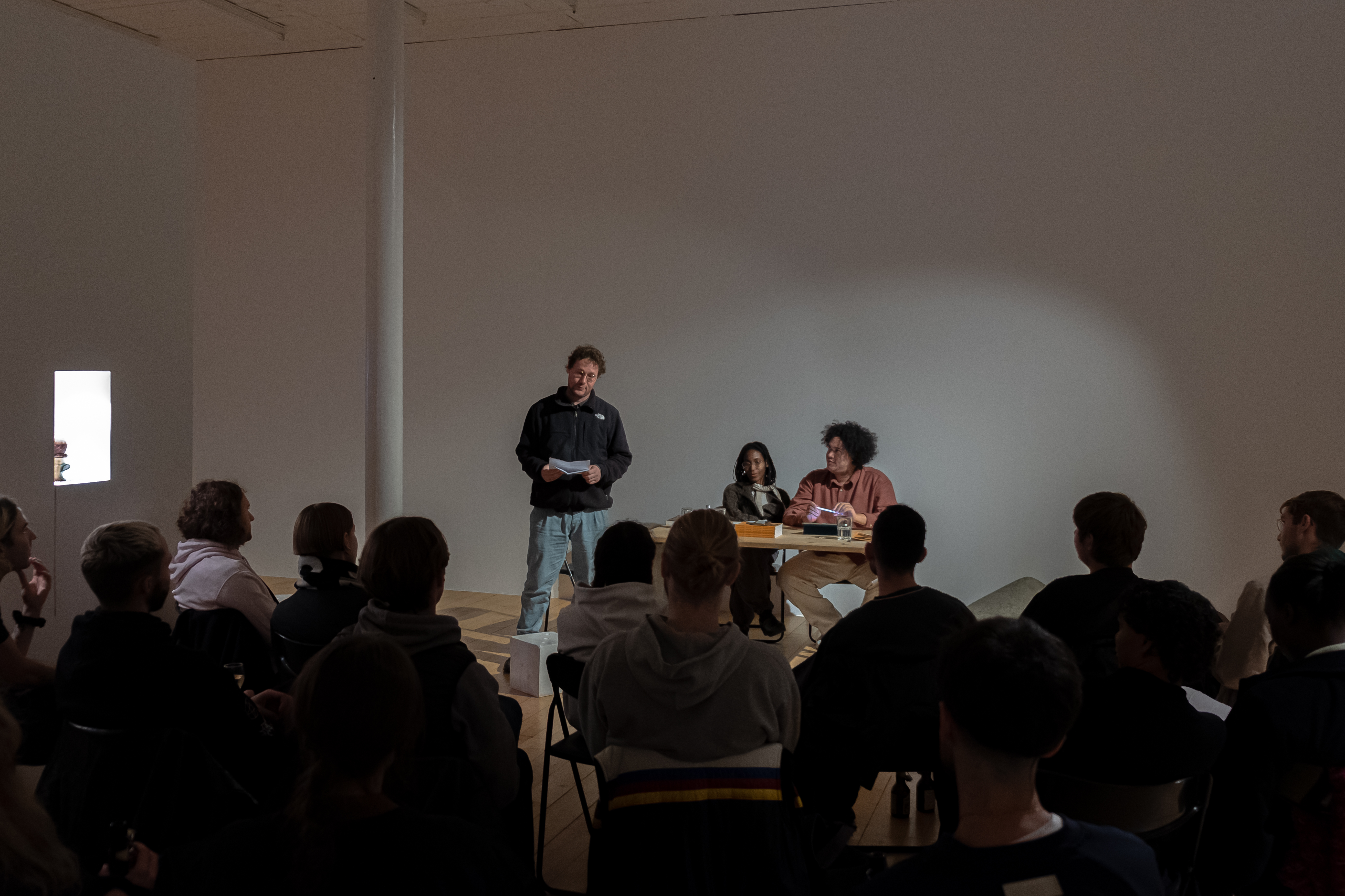 Présentation du livre de Monika Emmanuelle Kazi, La cour des grands image