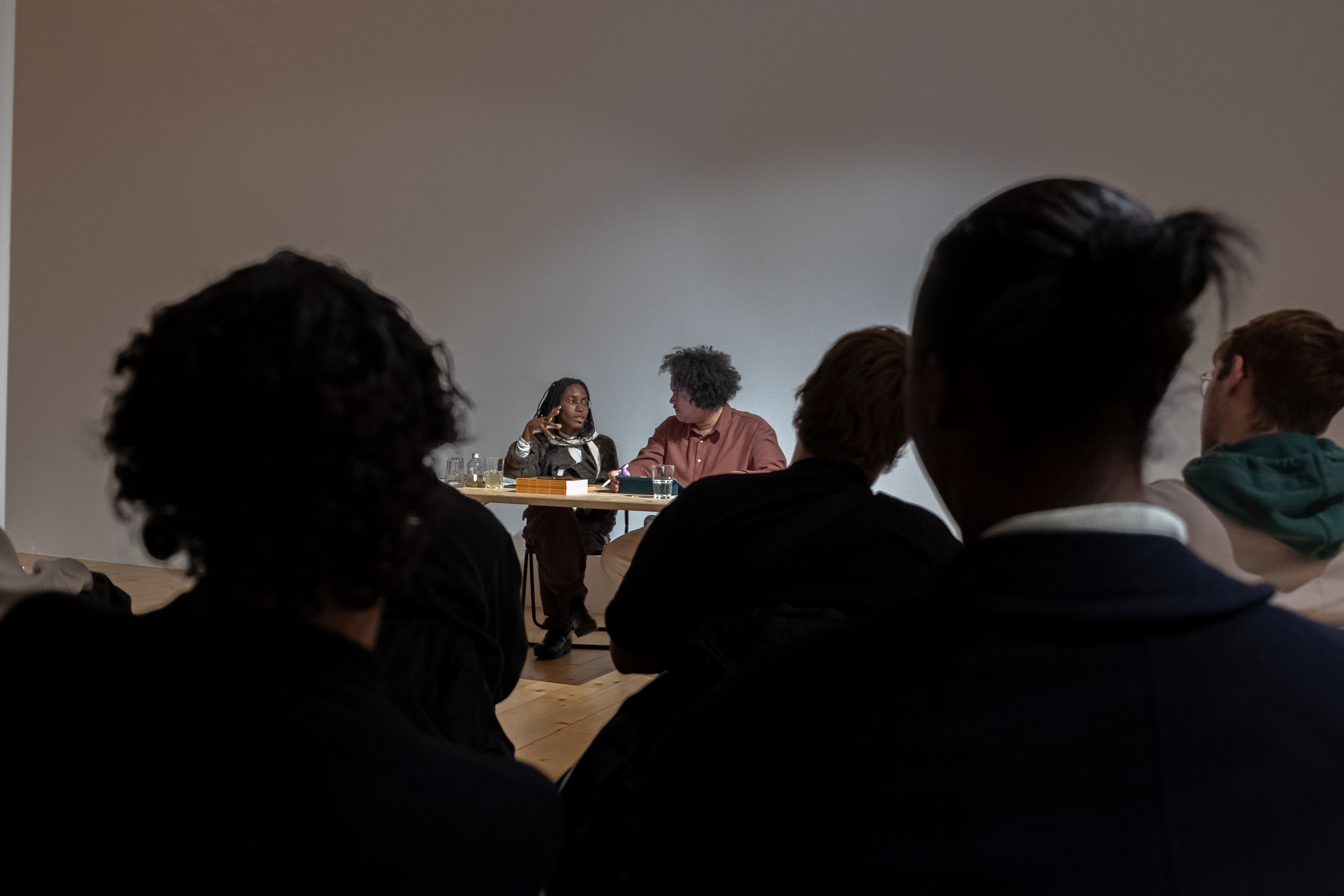 Présentation du livre de Monika Emmanuelle Kazi, La cour des grands image