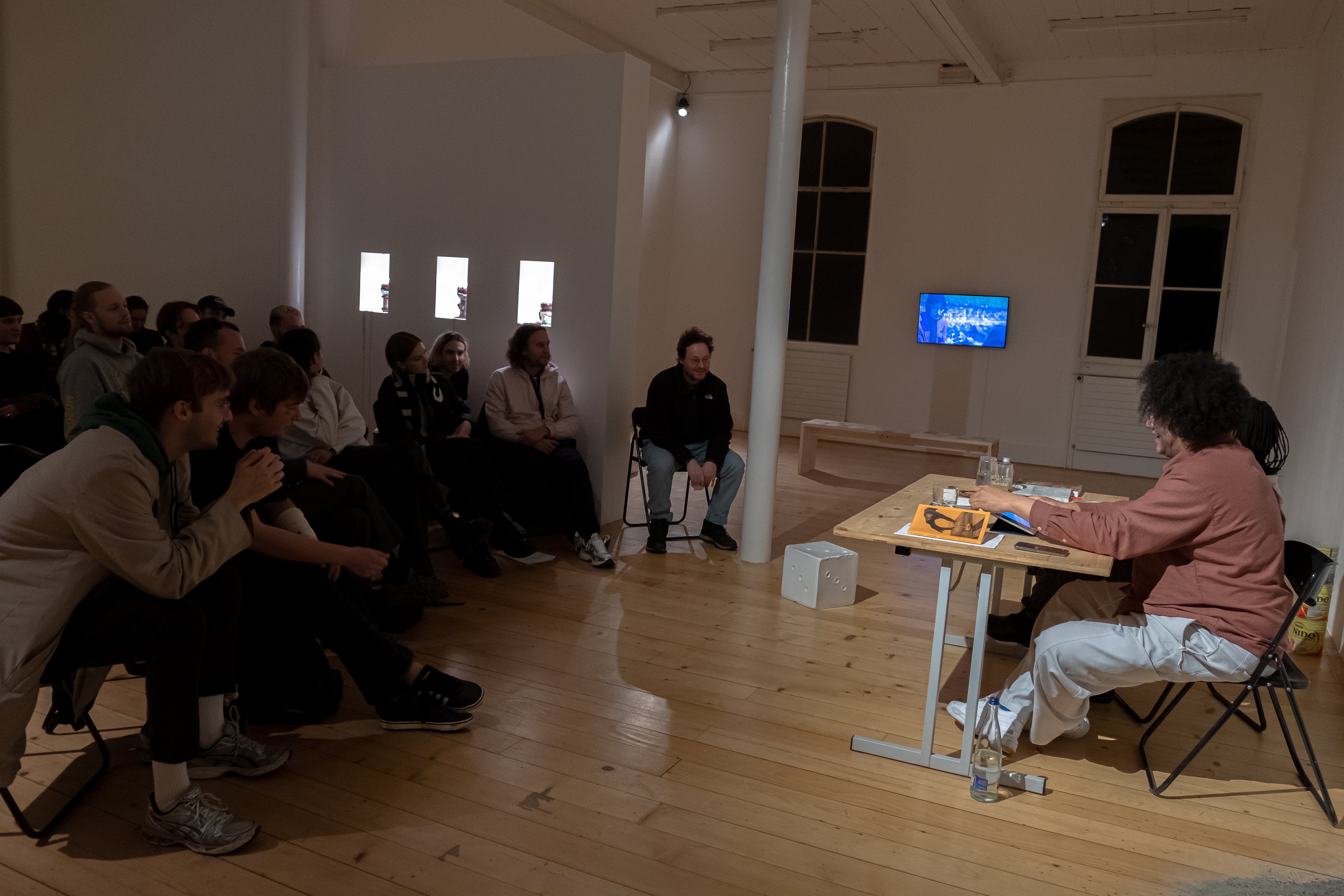 Présentation du livre de Monika Emmanuelle Kazi, La cour des grands image