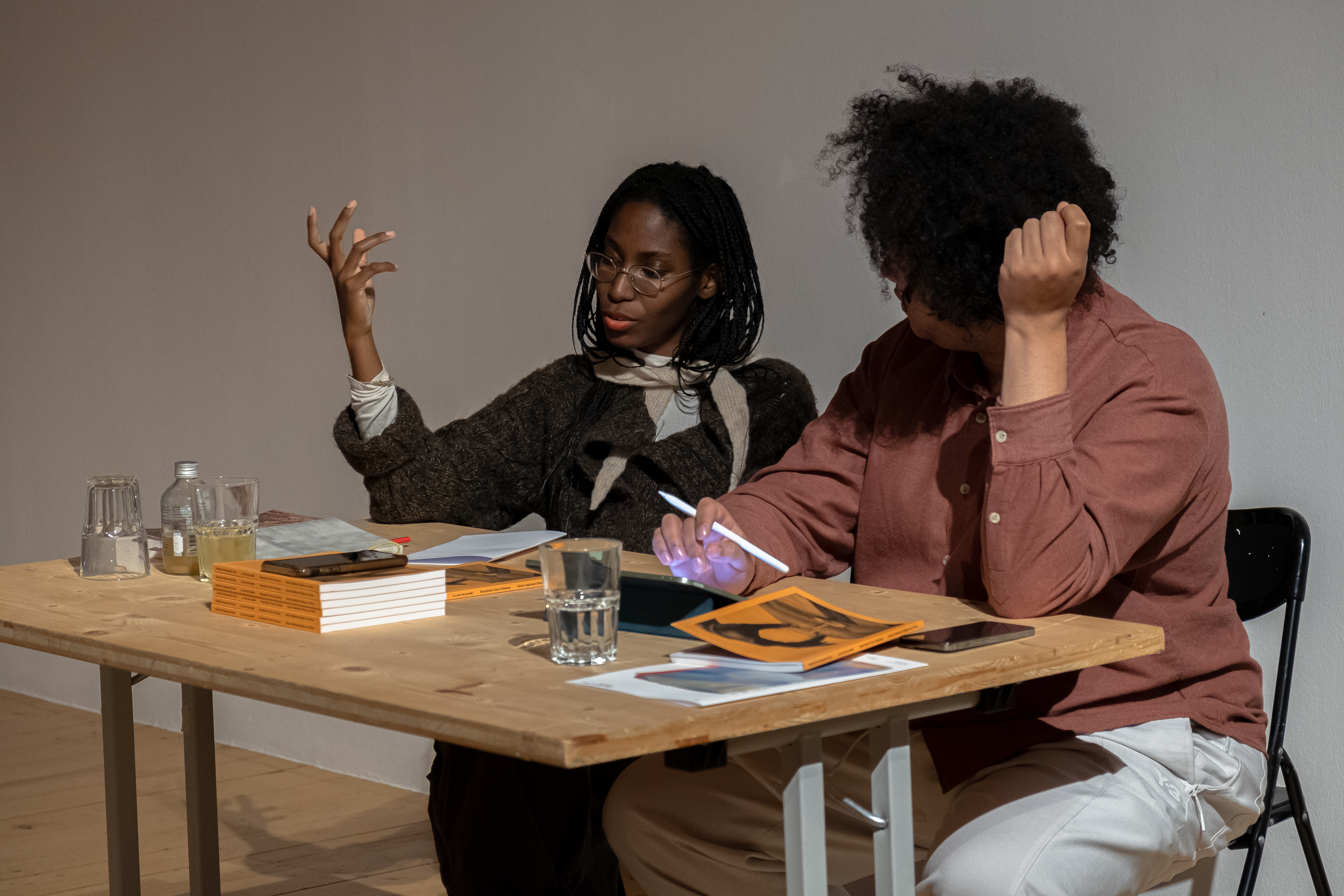 Présentation du livre de Monika Emmanuelle Kazi, La cour des grands image