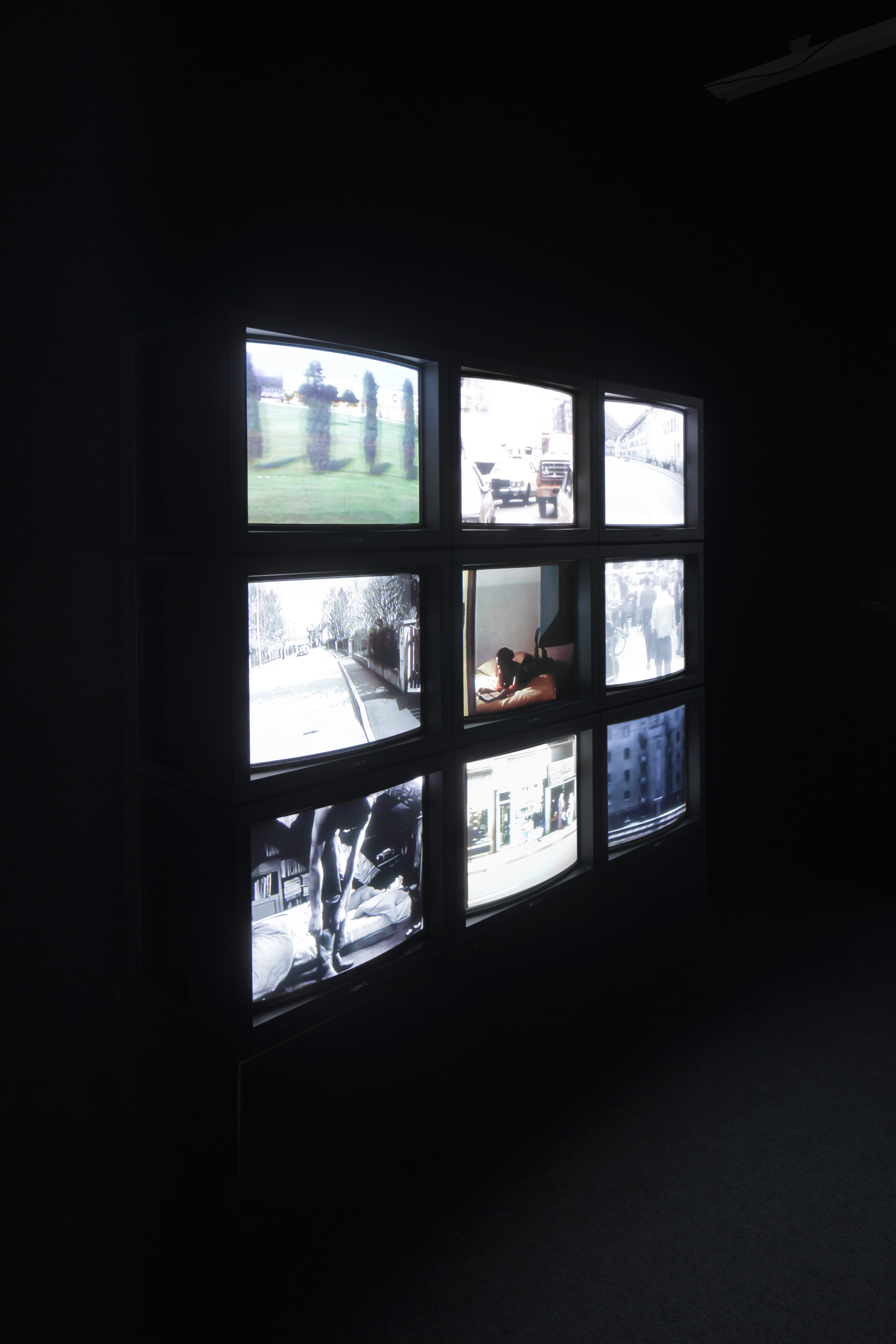 Film Implosion ! Experiments in Swiss Cinema and Moving Images image