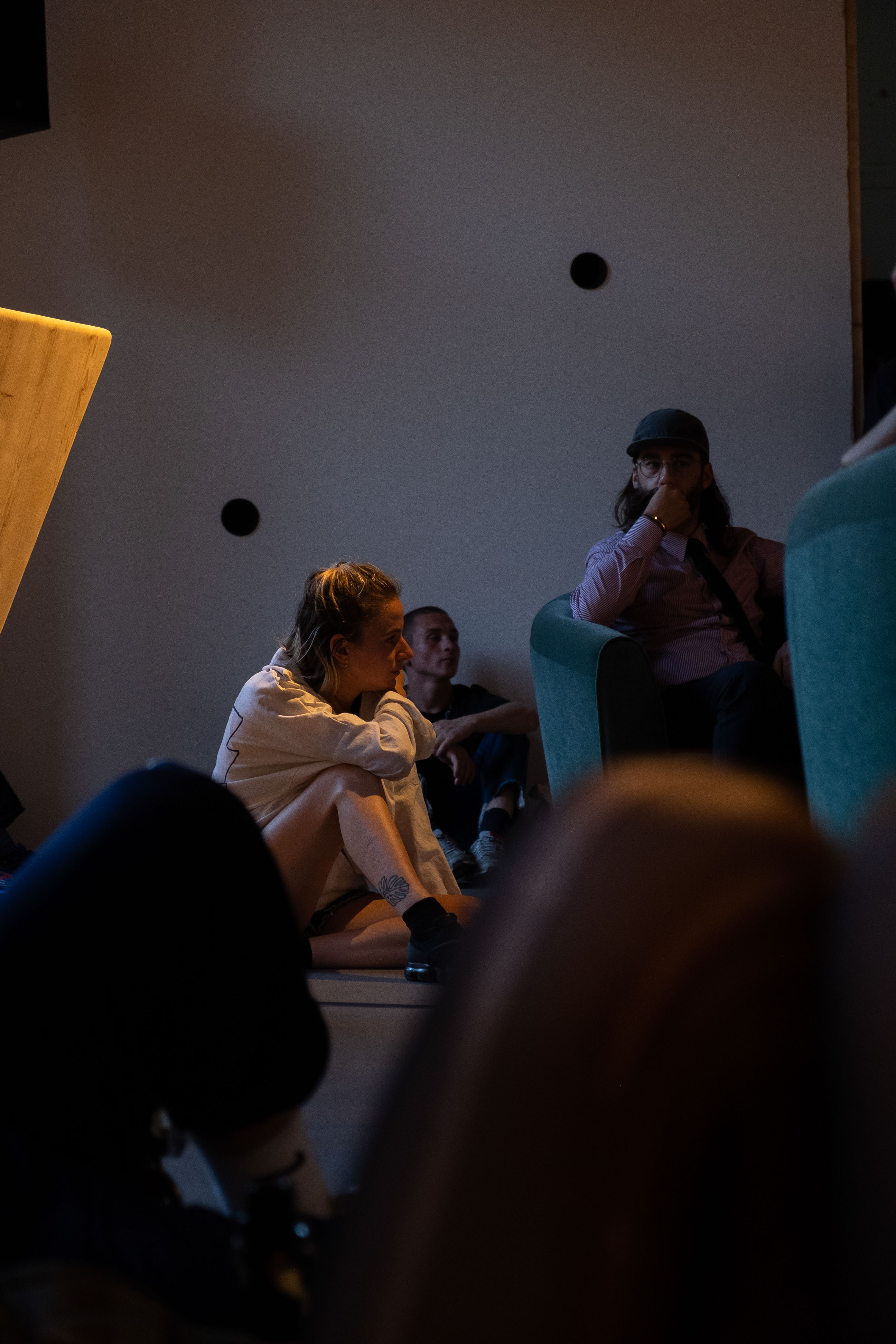 H or the audience image