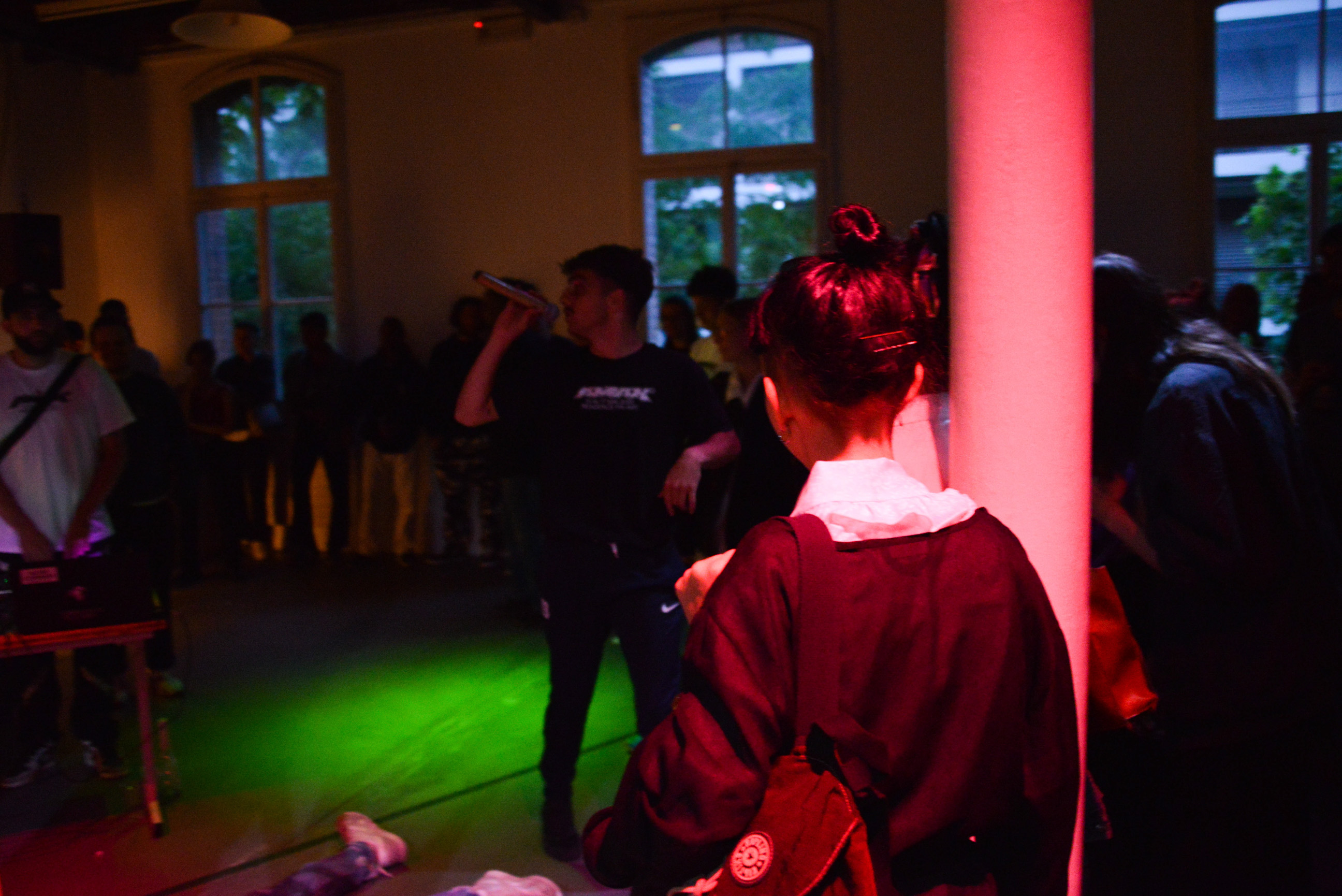 H or the audience image