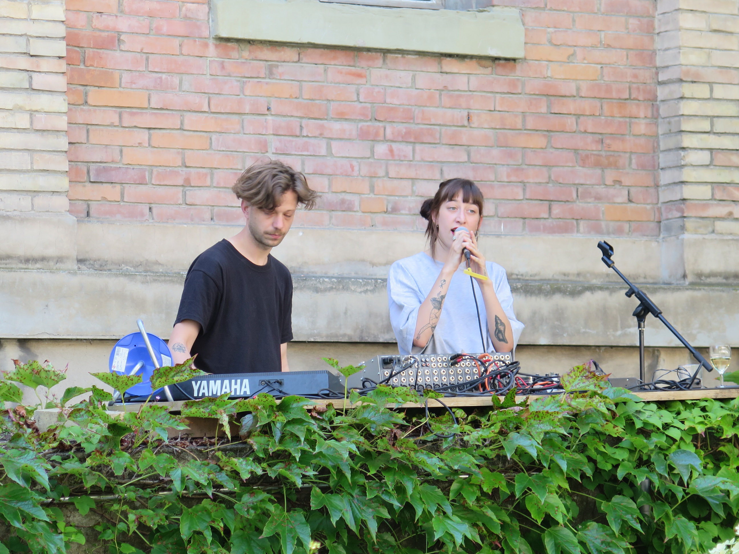 H or the audience image