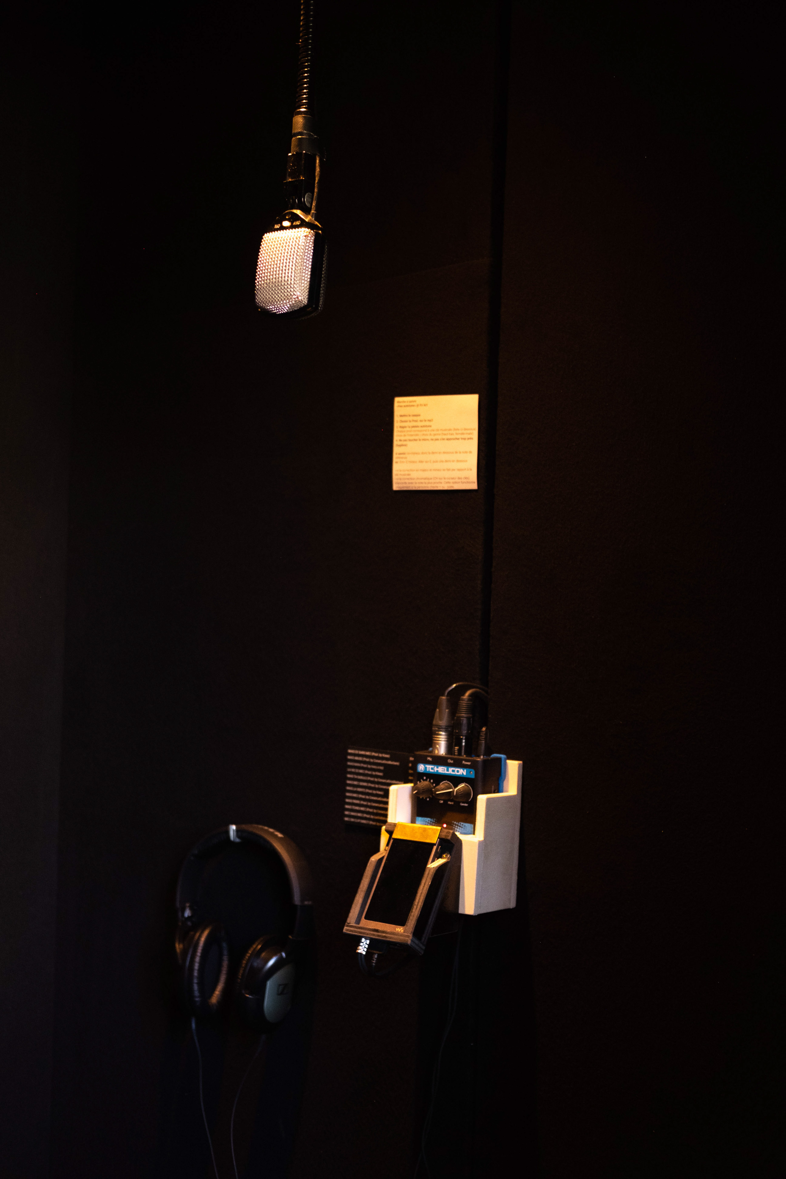 H or the audience image