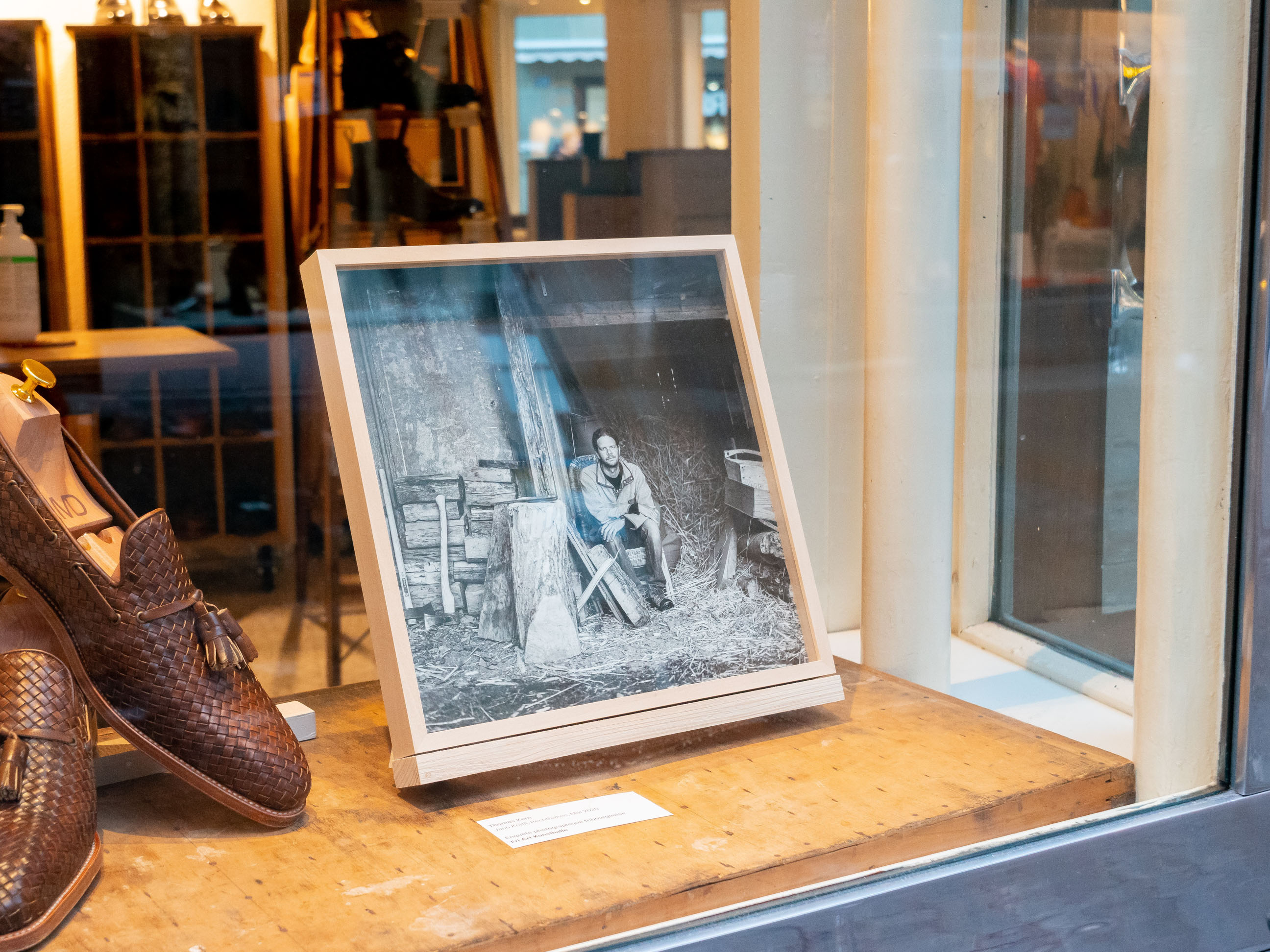 je te regarde et tu dis - Rue de Lausanne image