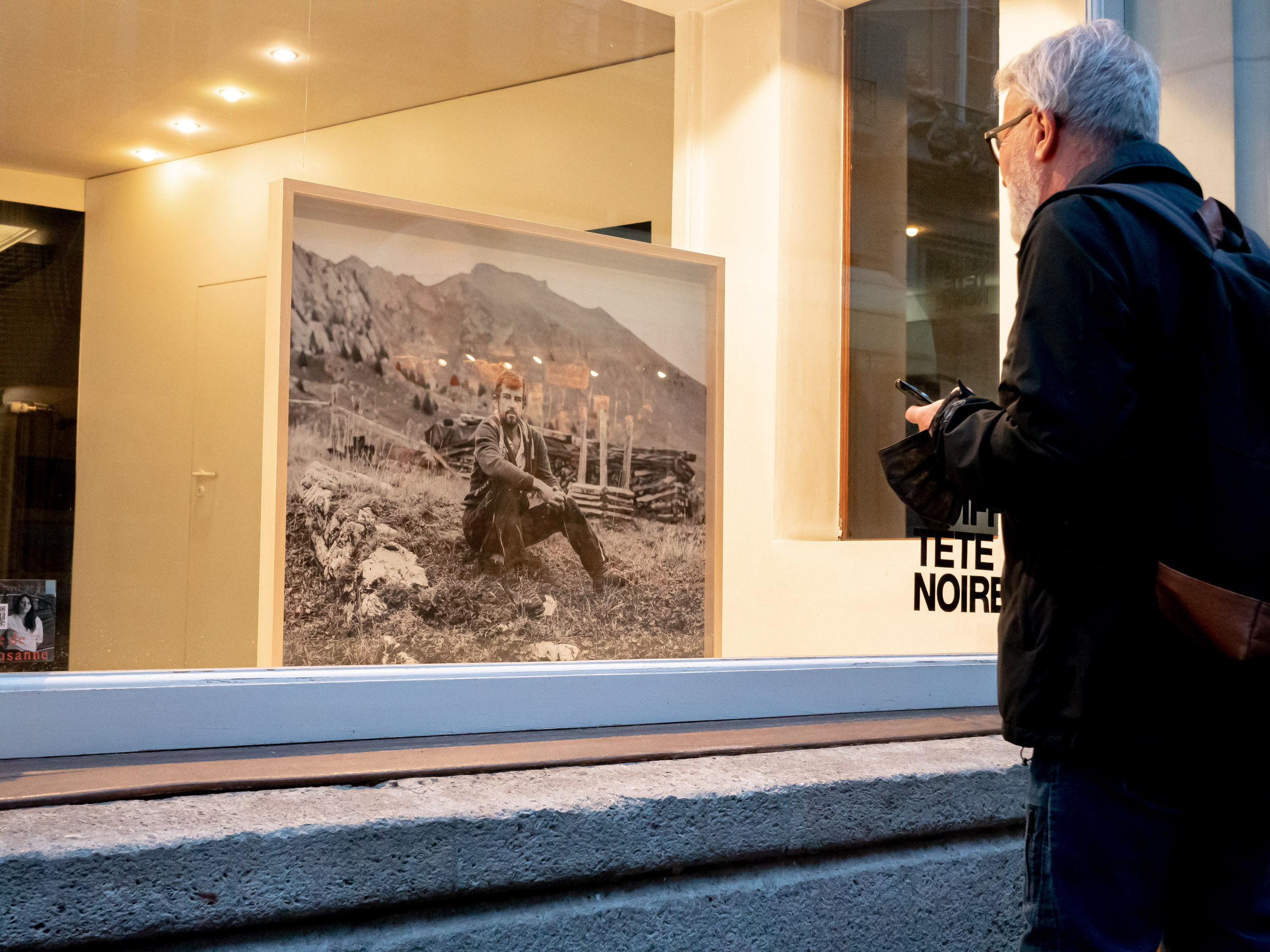 je te regarde et tu dis - Rue de Lausanne image