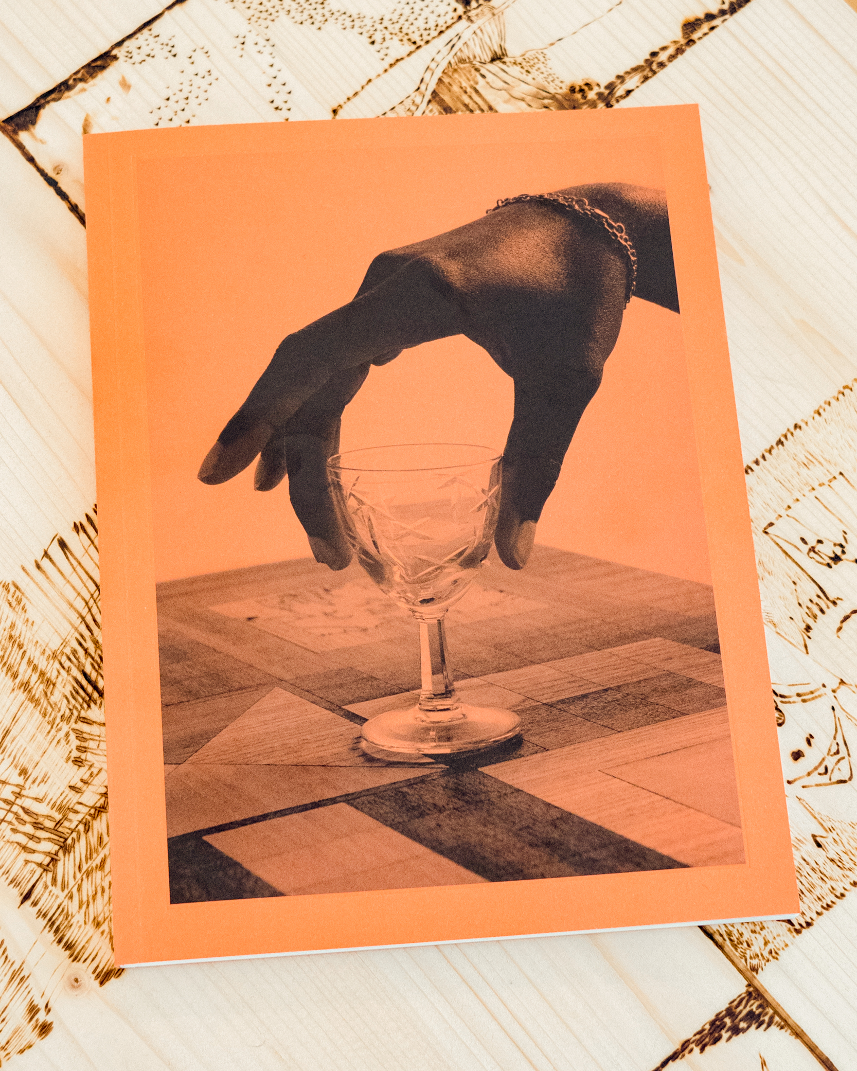 Monika Emmanuelle Kazi, La cour des grands image